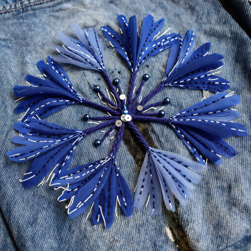 Нейропревью машинной вышивки в стиле бохо.